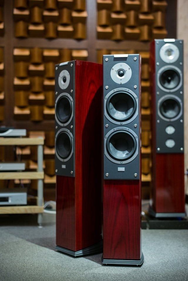 tower speakers on the floor